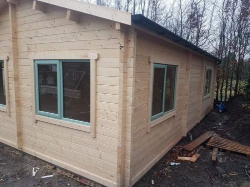 f30a2ff5 d5b1 4e01 8318 3d9a47e17392